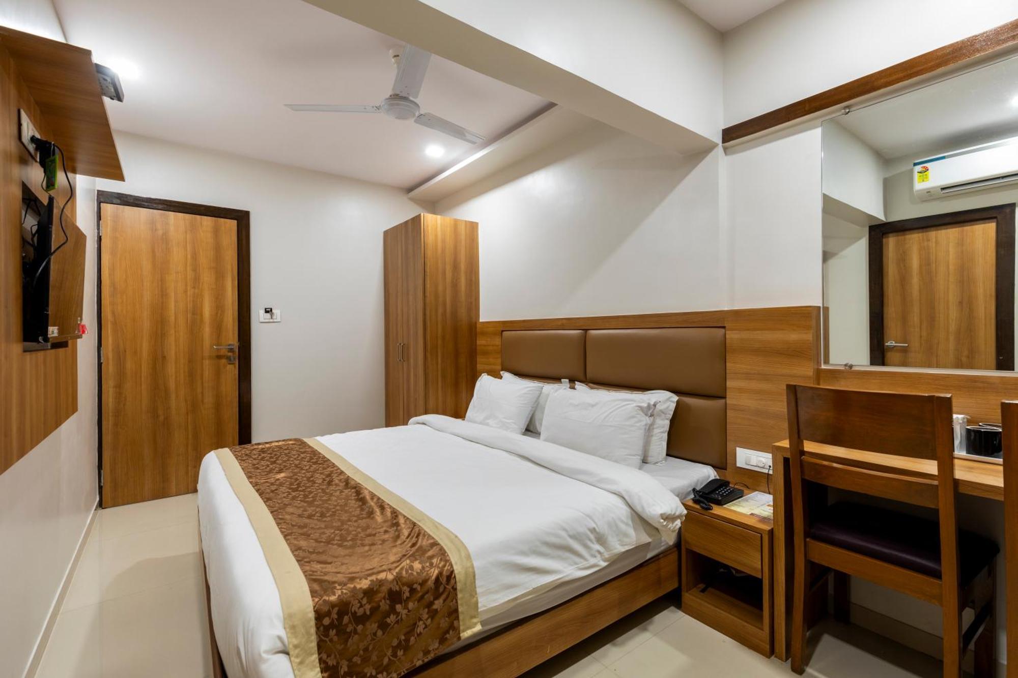 Hotel Embassy Park - Bkc Mumbai Kültér fotó
