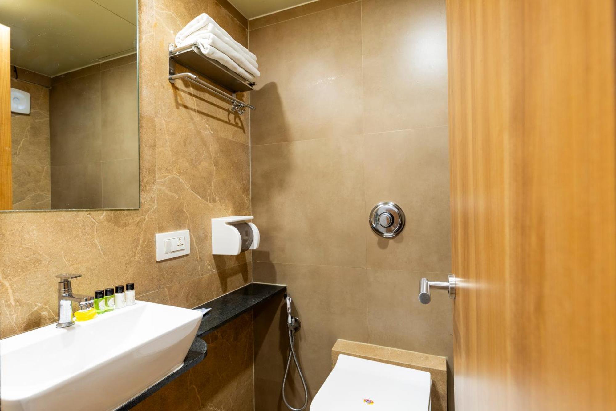 Hotel Embassy Park - Bkc Mumbai Kültér fotó