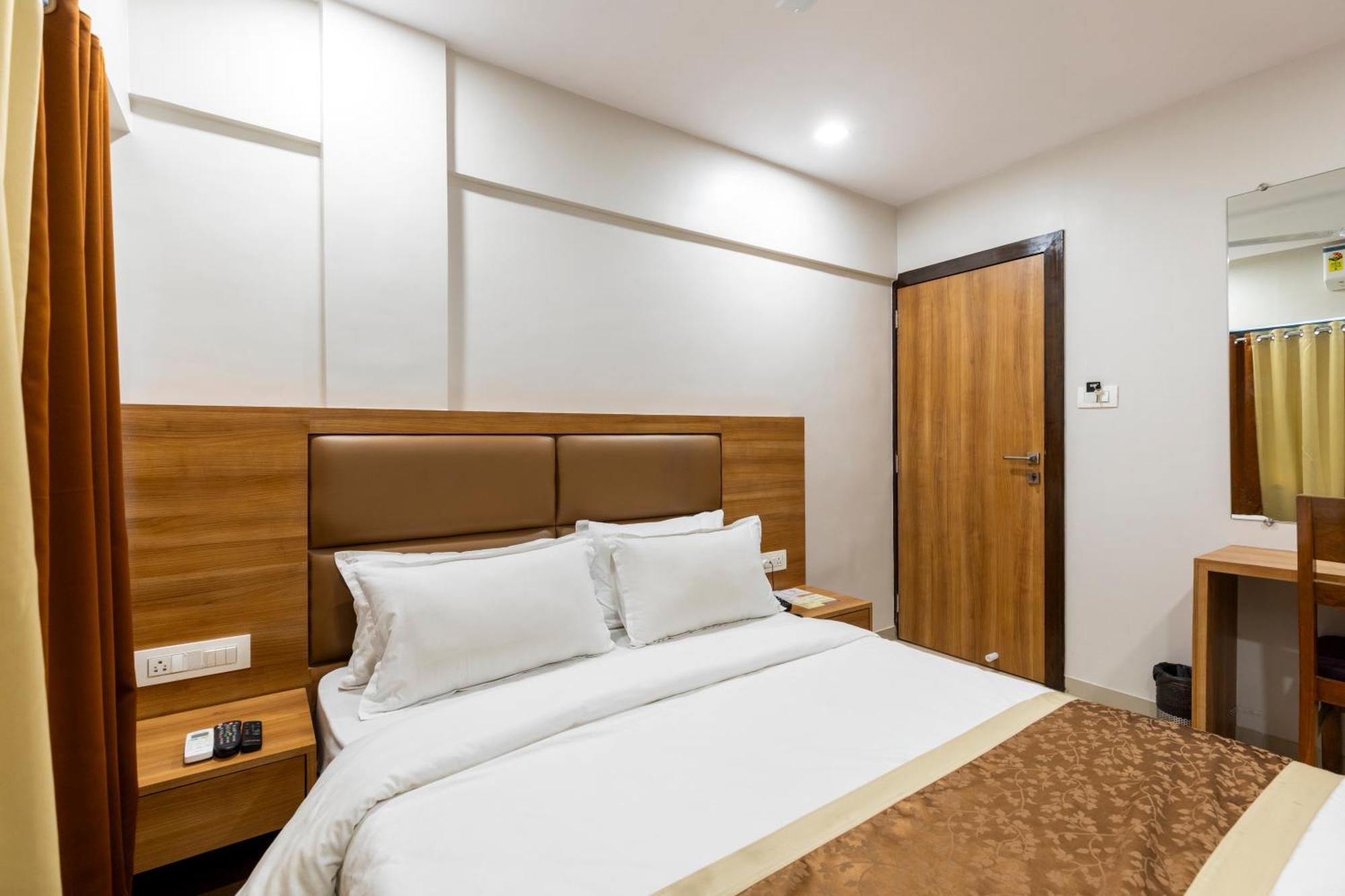 Hotel Embassy Park - Bkc Mumbai Kültér fotó